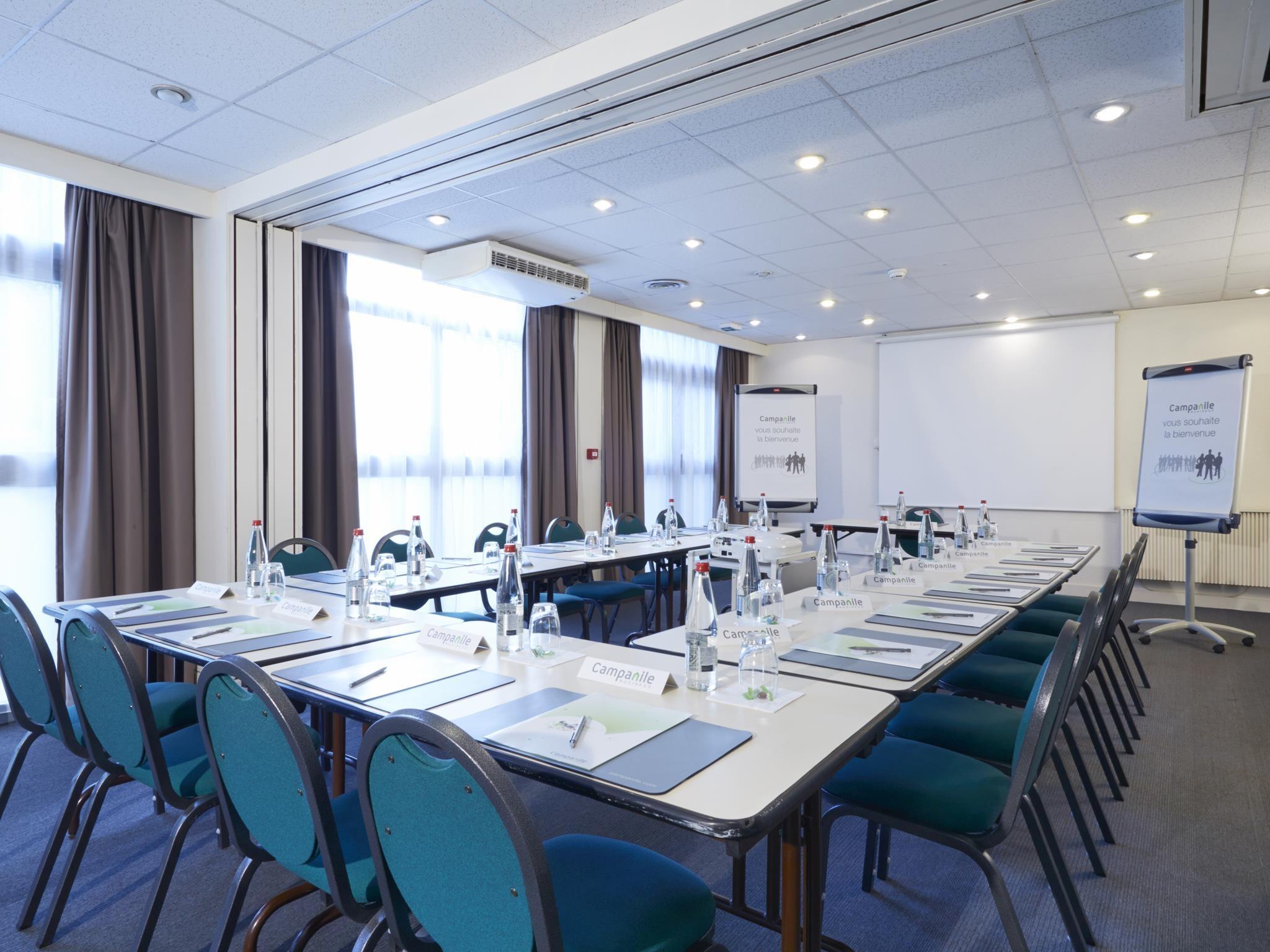 Hotel Campanile Argenteuil Esterno foto