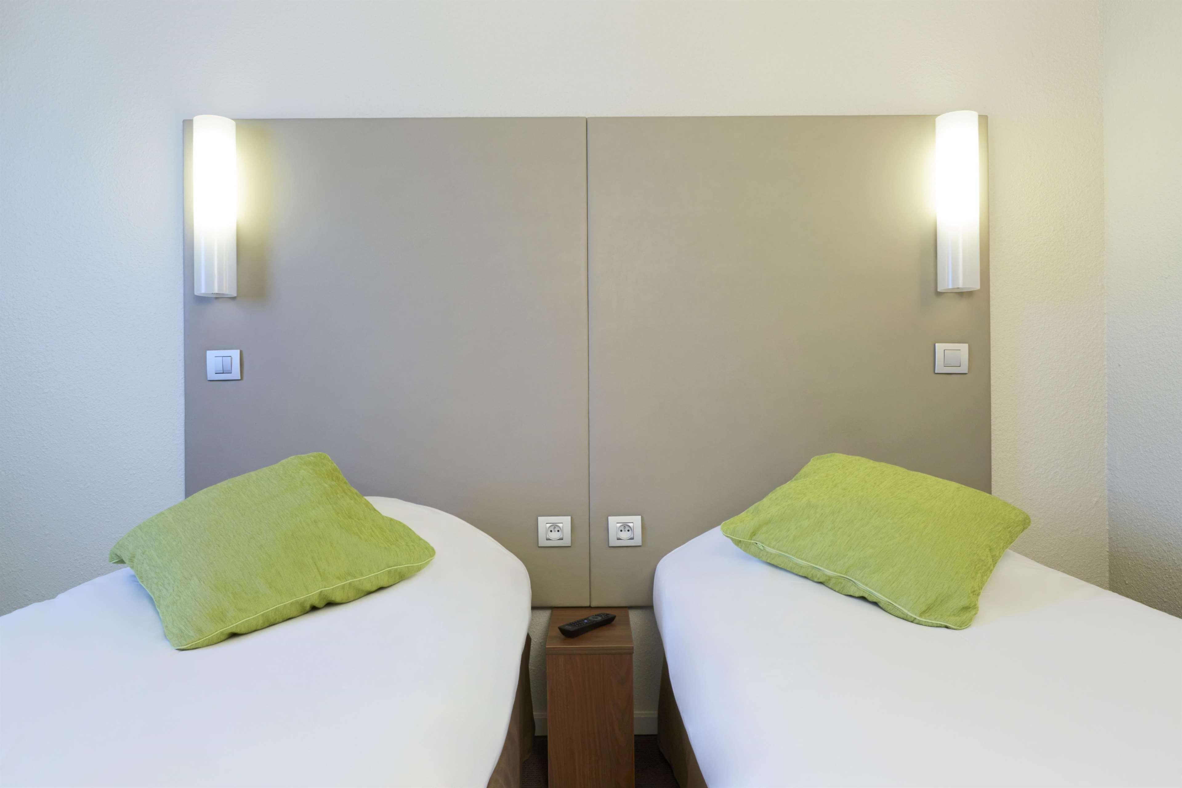 Hotel Campanile Argenteuil Esterno foto