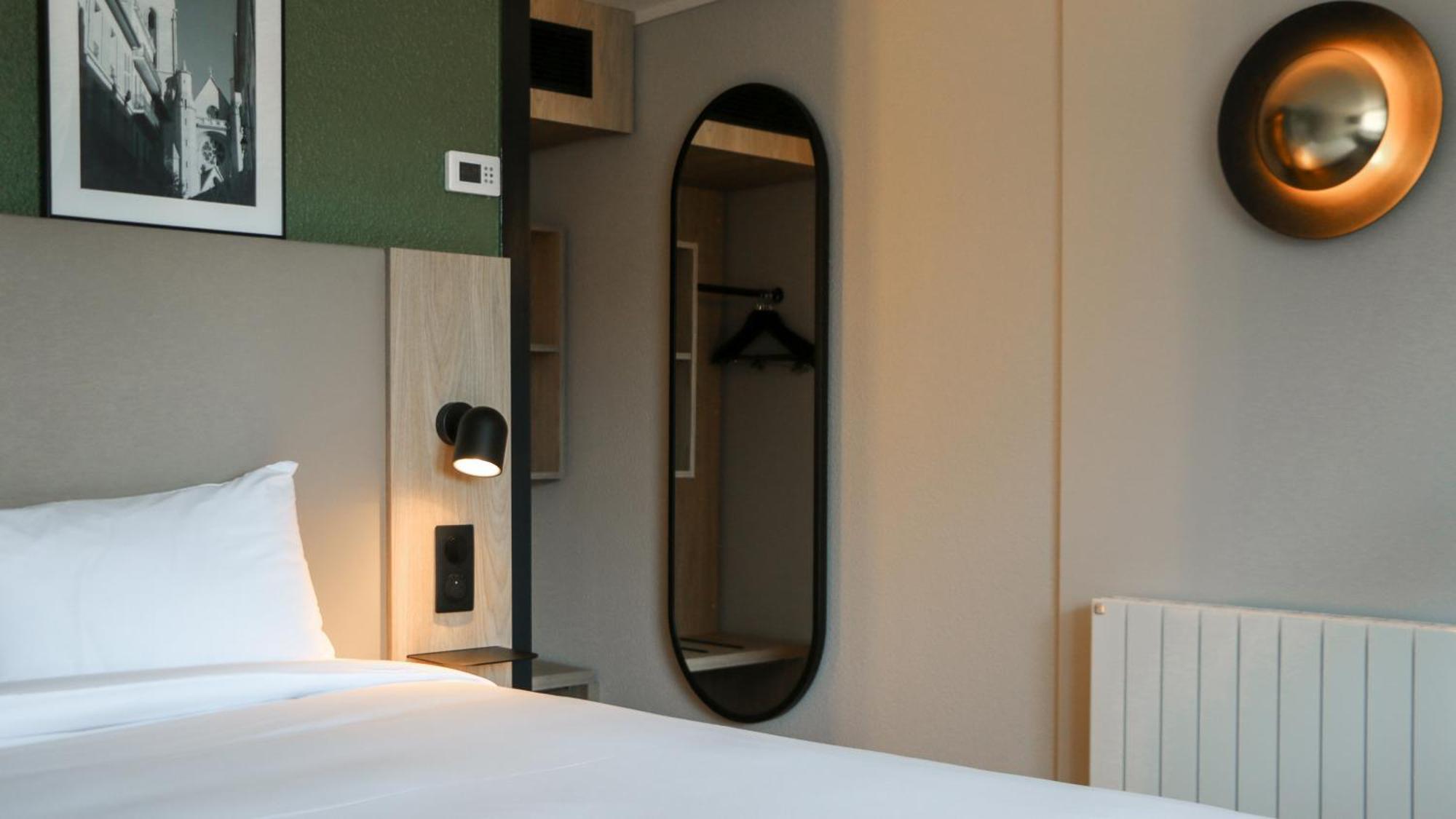 Hotel Campanile Argenteuil Esterno foto