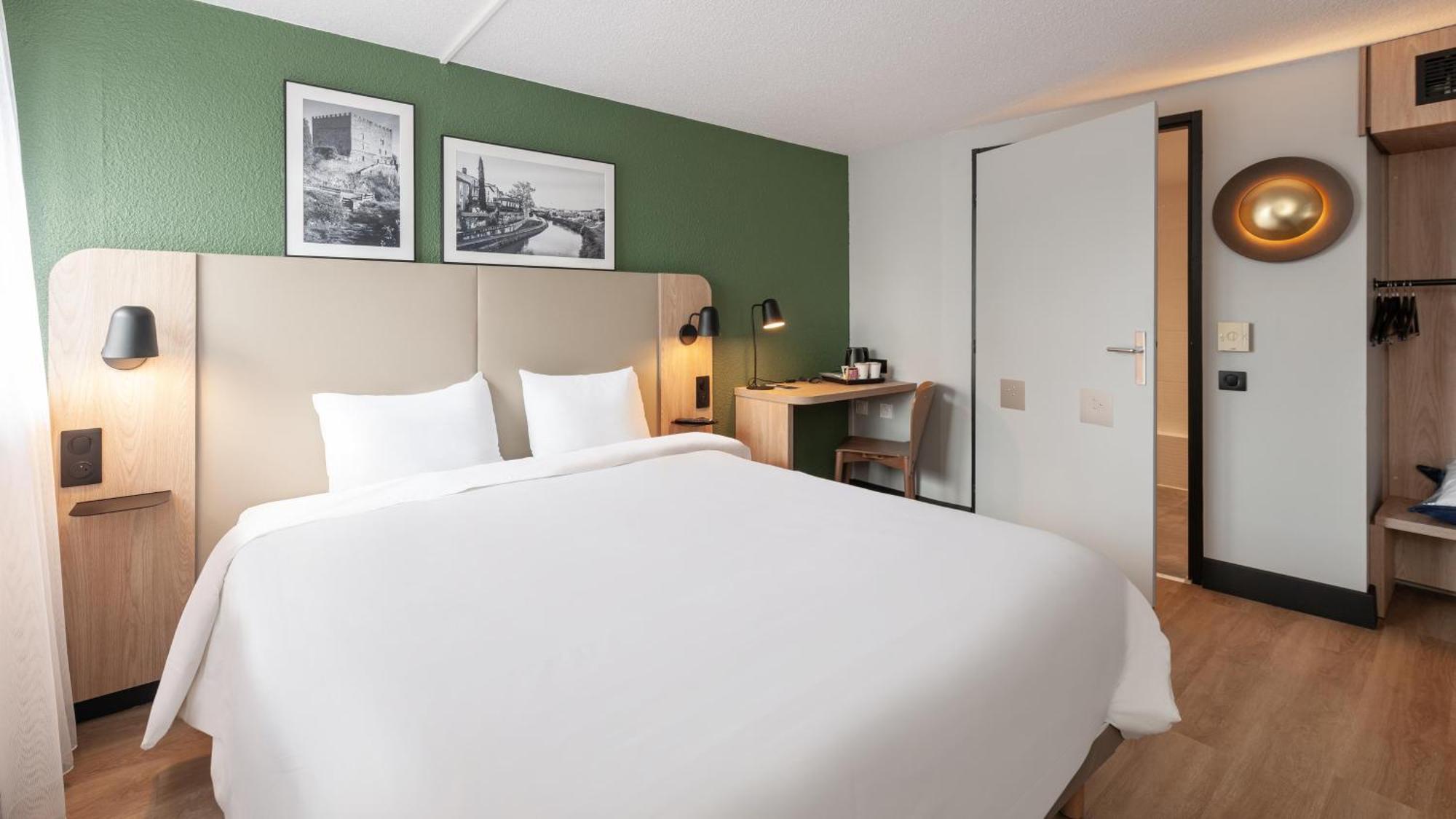 Hotel Campanile Argenteuil Esterno foto